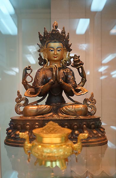 Книга отзывов о буддийской выставке "Сияние Лотоса" и видеоэкскурсия по выставке